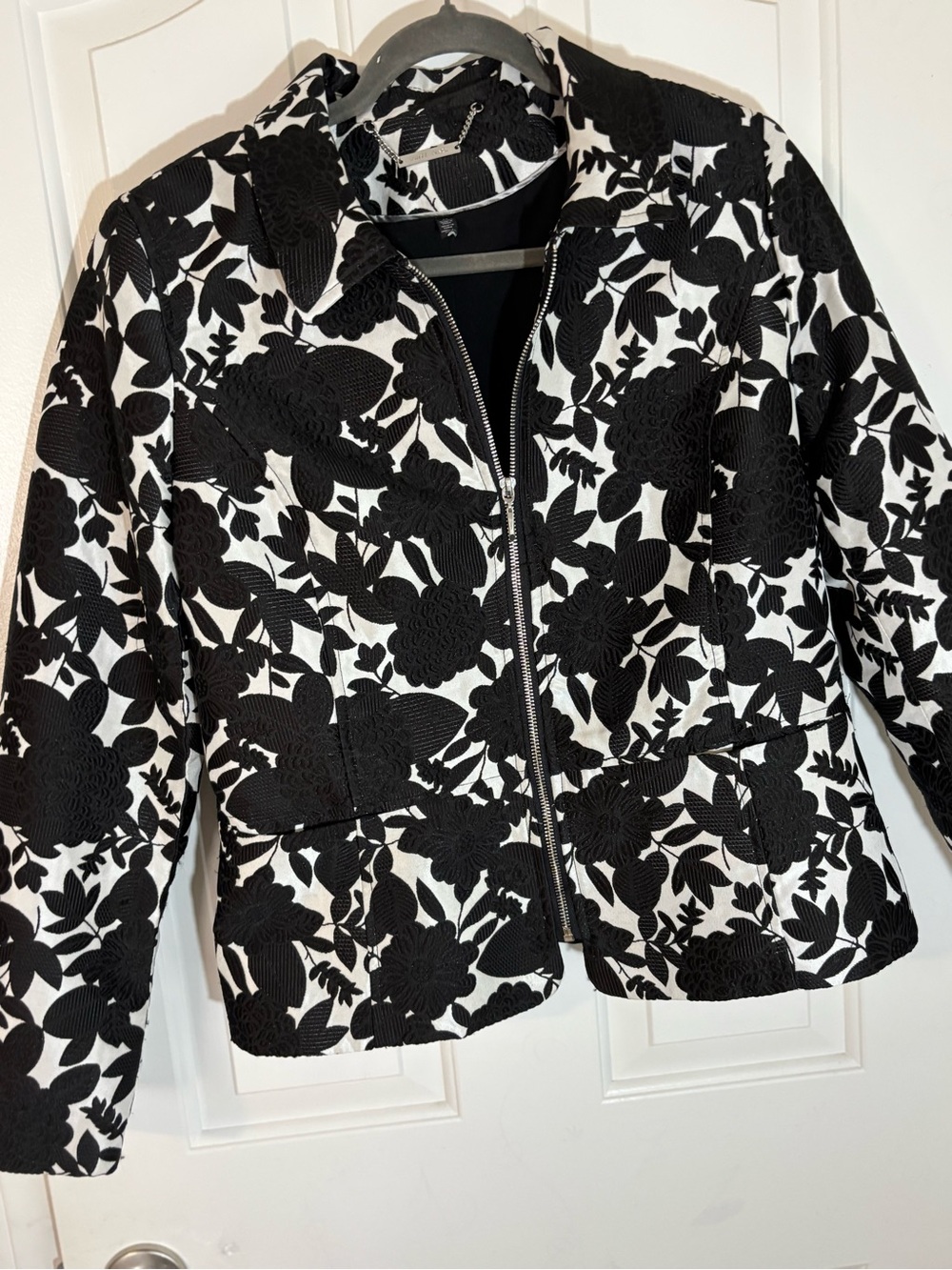 White House Black Market Black and White Floral Zip Blazer